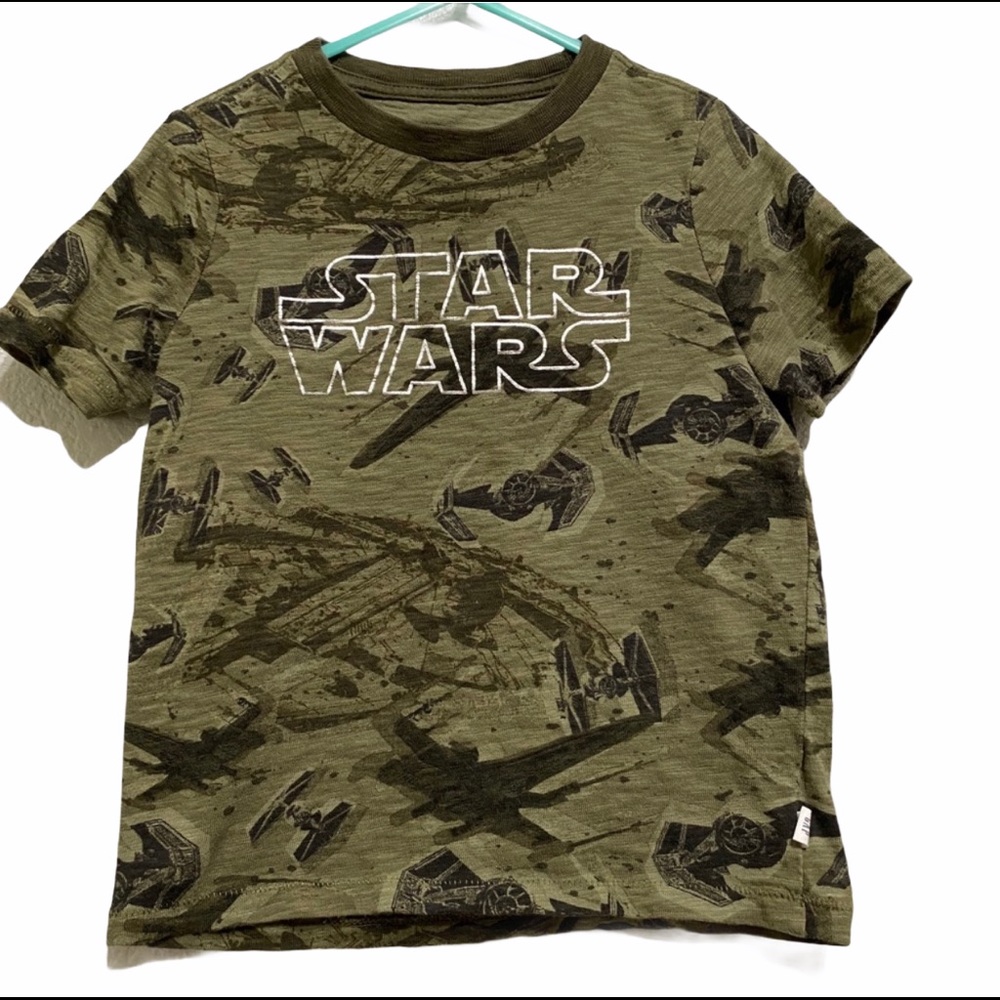 ☘️Kids GAP Star Wars T-shirt Size XS regular